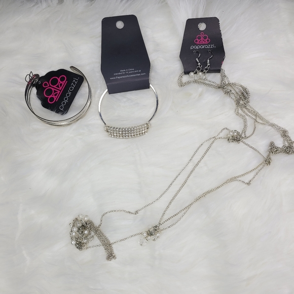 paparazzi Jewelry - Nwt Paparazzi Silver Studded Necklace Bracelet Set